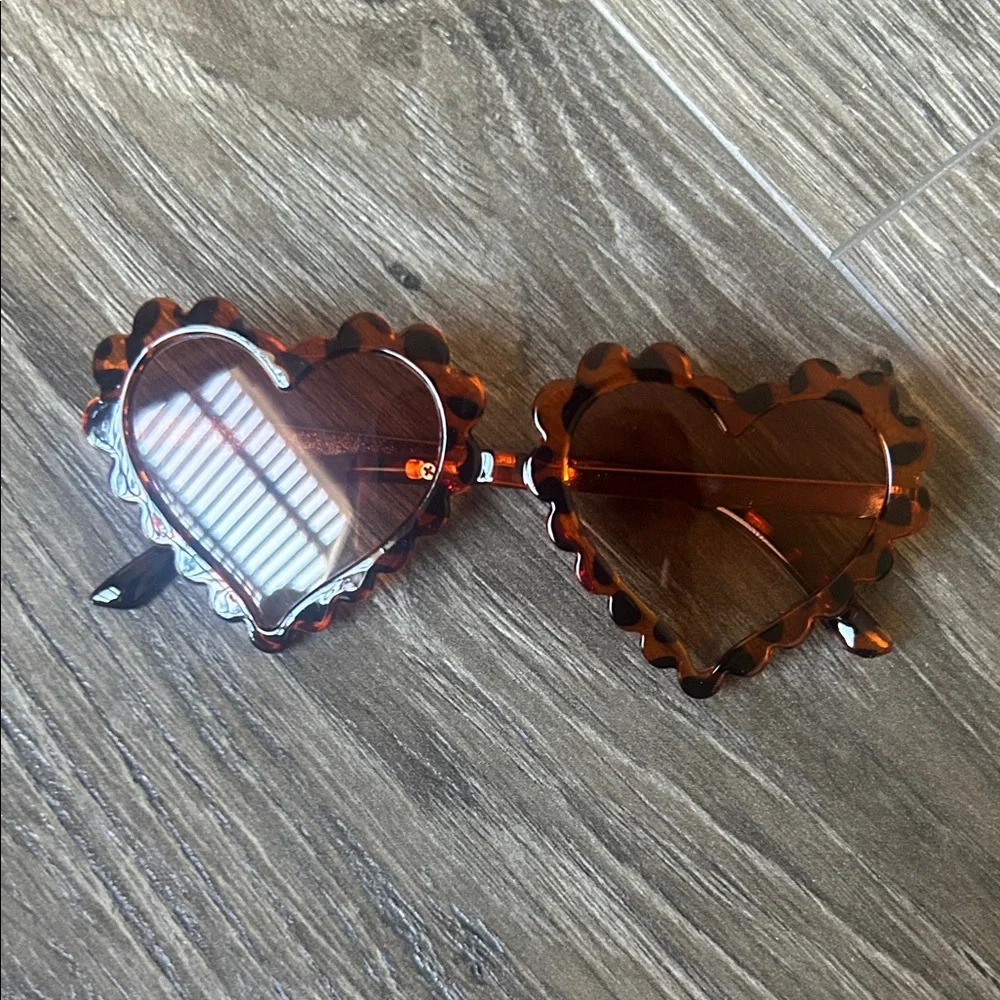 Girls Heart Leopard Sunglasses